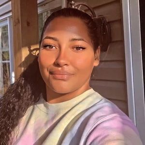 Welcome to my lil shop 🌞